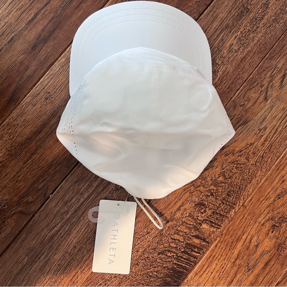 NWT Athleta White Ultra Light Run Cap 3.0 - Picture 2 of 5